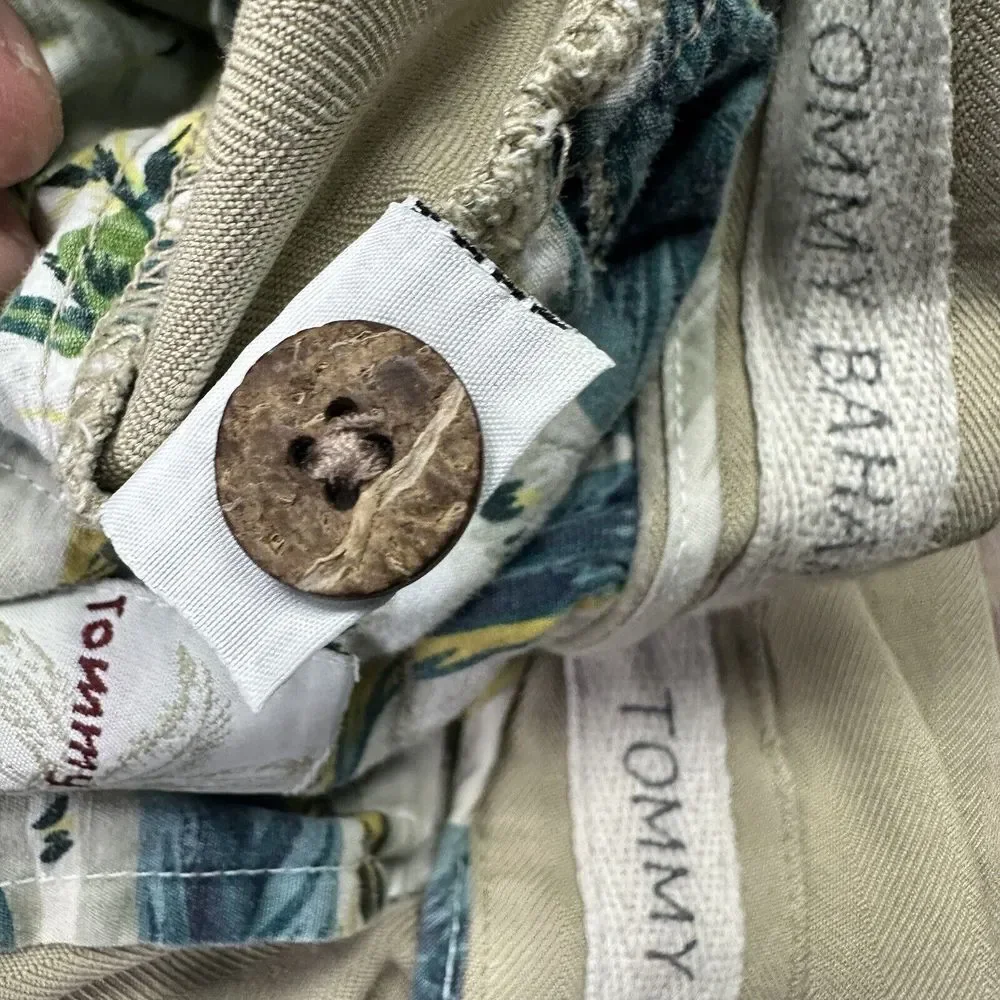 Tommy Bahama Pants Mens Size 35 Waist Beige 100%‎ Silk Pleated Front Casual Soft